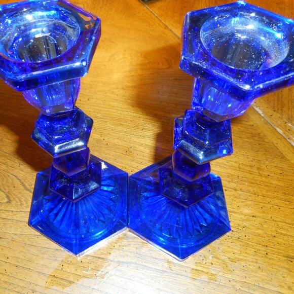 2 matching CANDLESTICK holders ... cobalt blue in color (looks purple ) - Picture 2 of 6